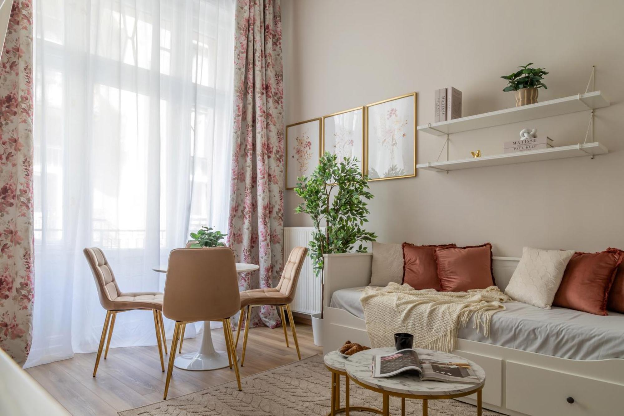 Fusion In Downtown Apartment Budapest